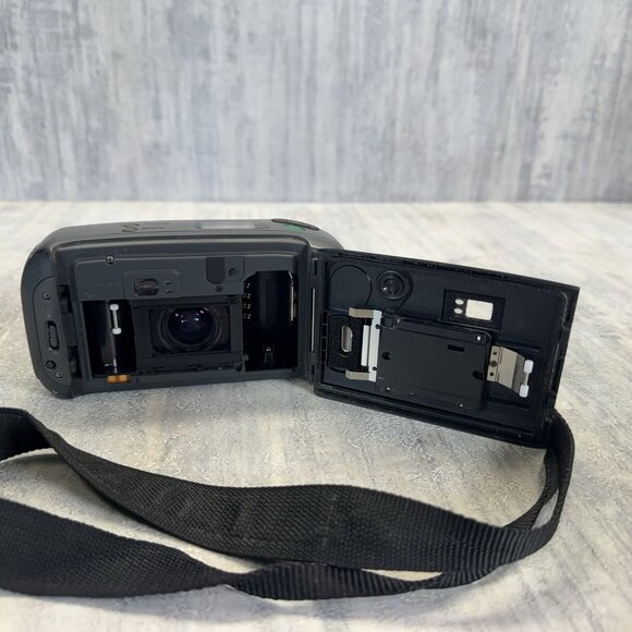 Pentax Zoom 90WR 35mm Point & Shoot Film Camera. Japan. Water Resist. UNTESTED. - Picture 10 of 13